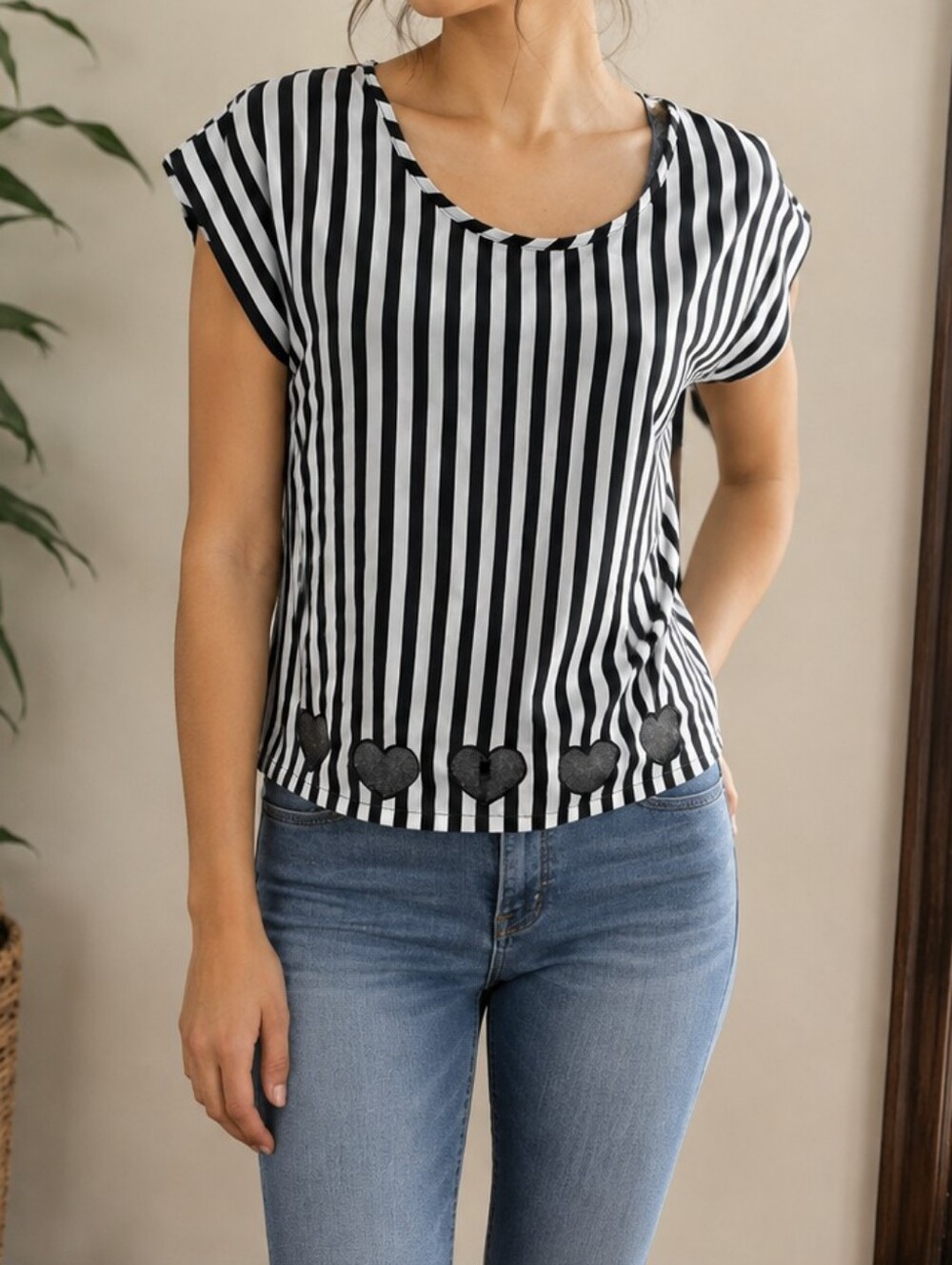 Material Girl Black & White Striped Heart Cut-Out Cropped Top – XS